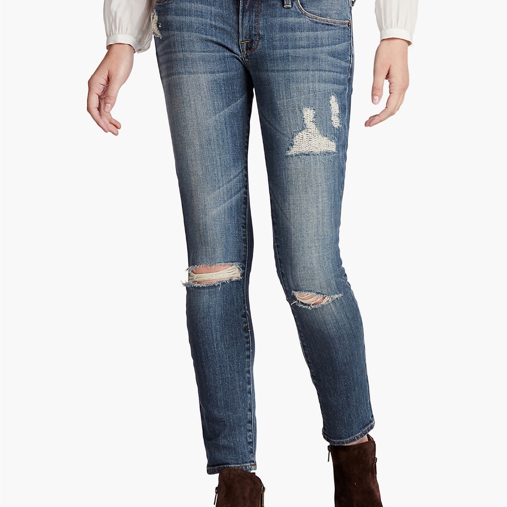 Lolita Mid Rise Skinny Jean In San Jacinto